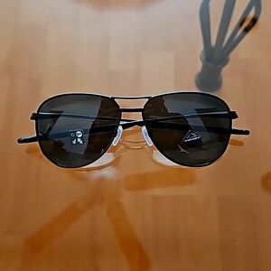 Mens Oakley aviator sunglasses